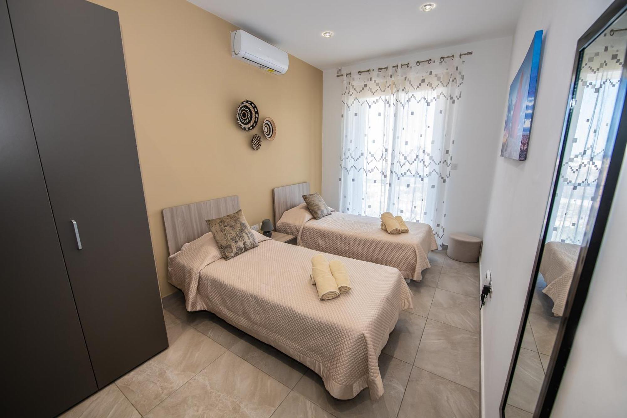 Clifftop Modern Apartment Mellieħa Εξωτερικό φωτογραφία