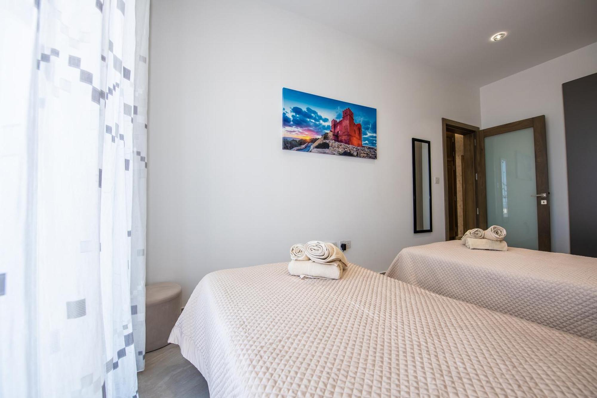 Clifftop Modern Apartment Mellieħa Εξωτερικό φωτογραφία